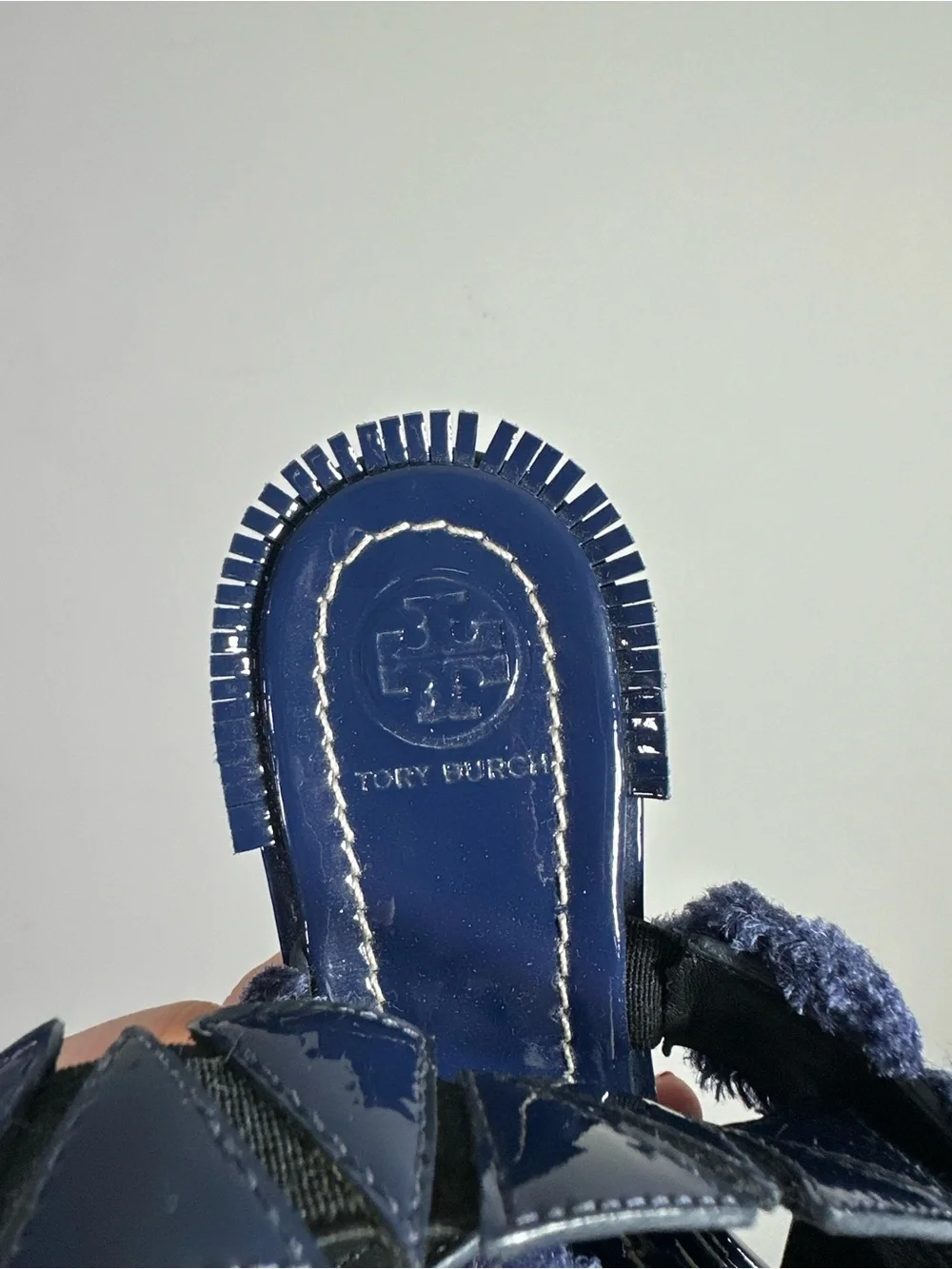Tory Burch Freya Eyelet Flat Blue Patent Leather Fringe Slingback Sandals - Picture 5 of 7
